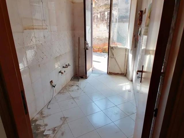 Palazzo in vendita a Croce Malloni, Nocera Superiore