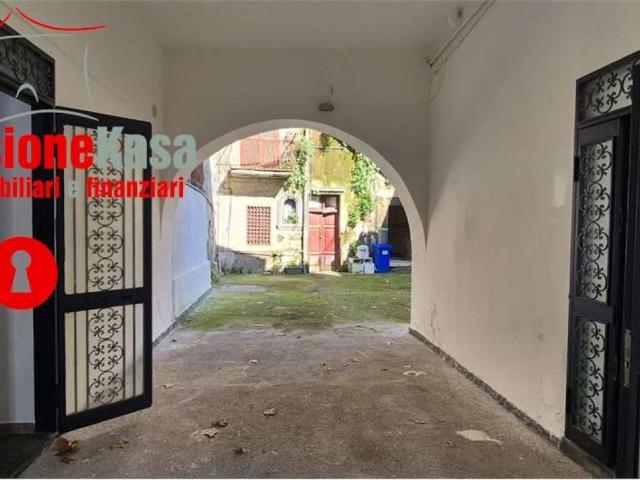 Palazzo in vendita a Nola, Campania