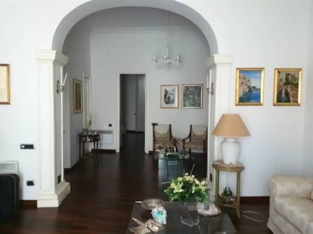 Palazzo in vendita a Nola, Campania