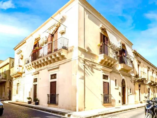 Palazzo in vendita a Noto, Sicilia