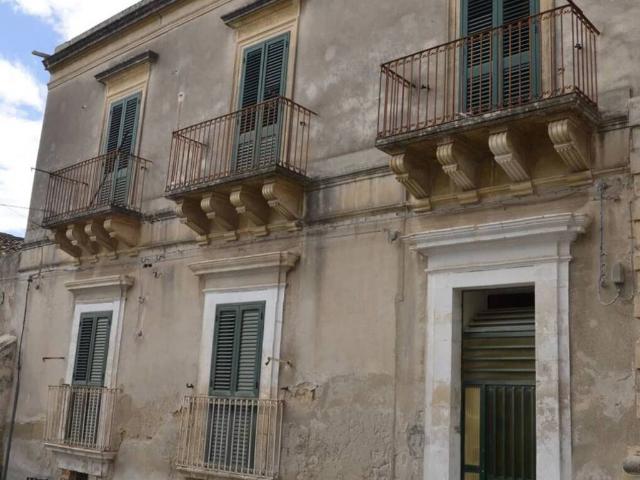 Palazzo in vendita a Piano Alto, Noto