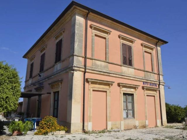 Palazzo in vendita a Lido di Noto, Noto