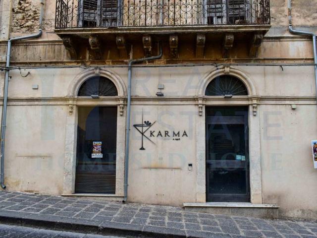 Palazzo in vendita a Noto, Sicilia