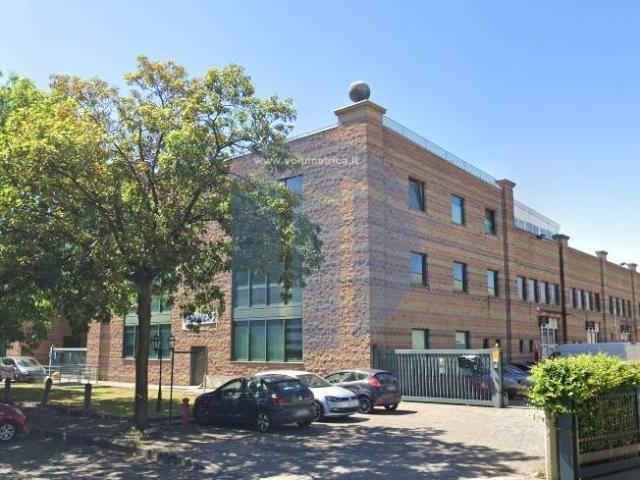 Palazzo in vendita a Nova Milanese, Lombardia