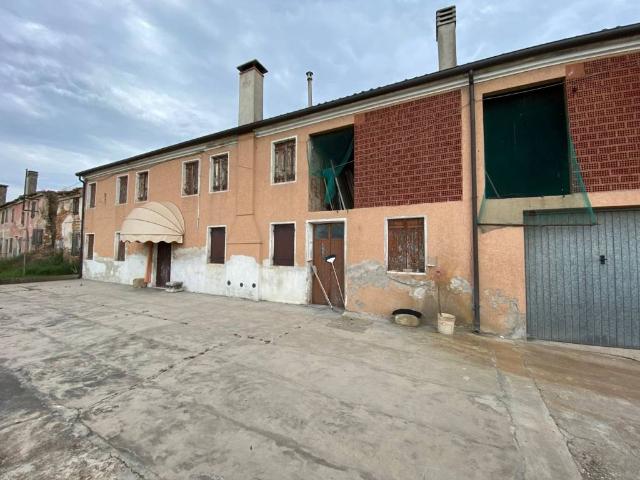 Palazzo in vendita a Noventa Vicentina, Veneto