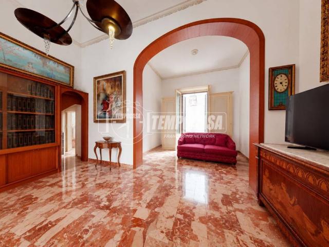 Palazzo in vendita a Puglia, Lecce