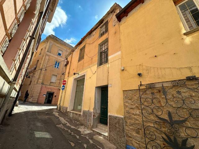 Palazzo in vendita a Santu Predu/San Pietro, Nuoro