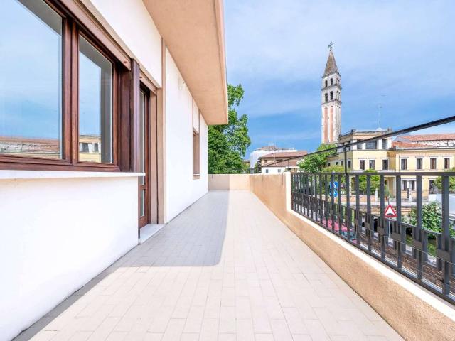 Palazzo in vendita a Oderzo, Veneto