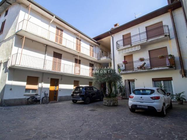 Palazzo in vendita a Oggiono, Lombardia