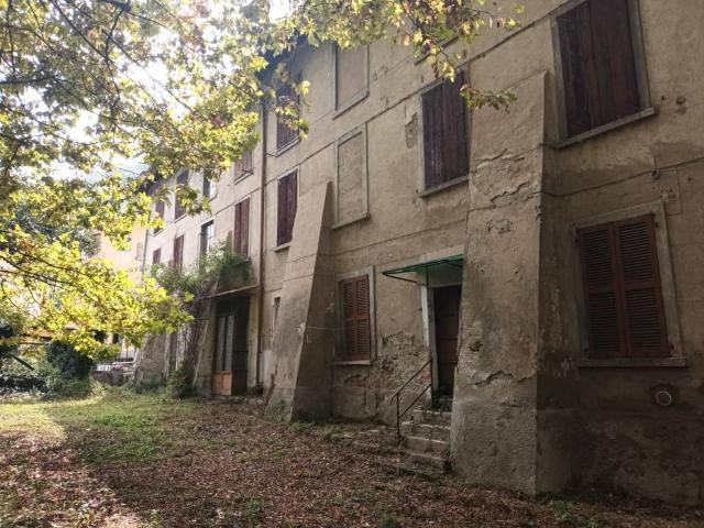Palazzo in vendita a Santa Maria, Olginate