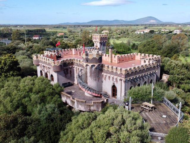 Palazzo in vendita a Olmedo, Sardigna/Sardegna