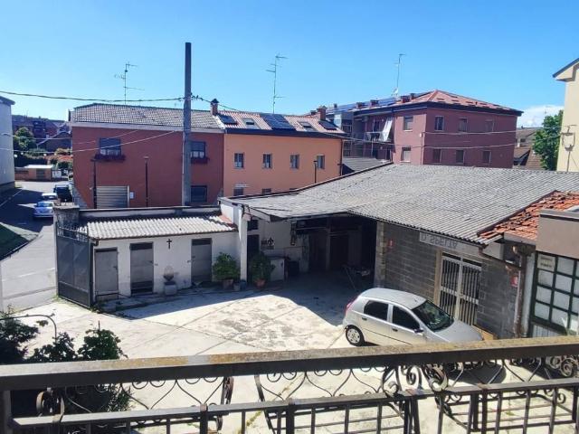 Palazzo in vendita a Locate Triulzi, Lombardia