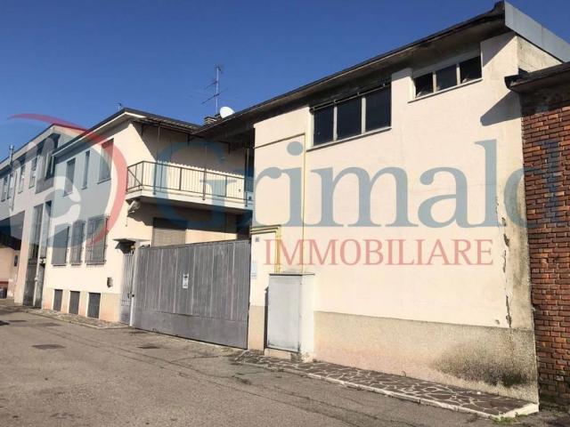 Palazzo in vendita a Locate Triulzi, Lombardia