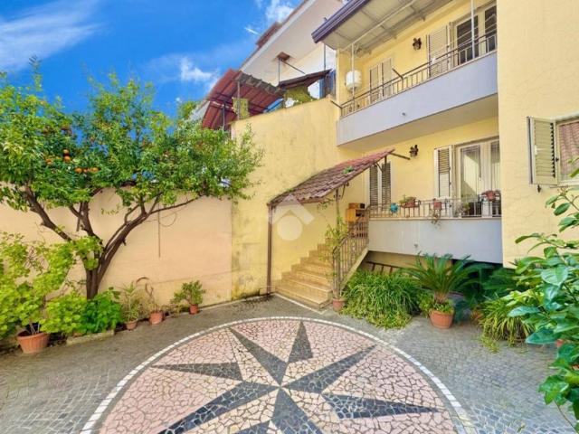 Palazzo in vendita a Orta Di Atella, Campania