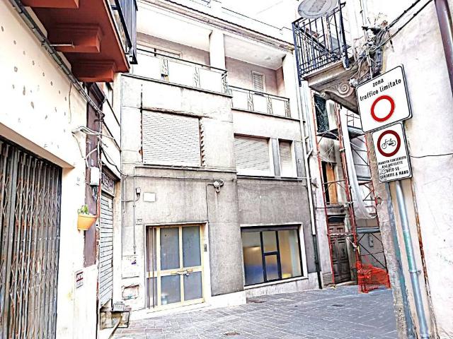 Palazzo in vendita a Ortona, Abruzzo