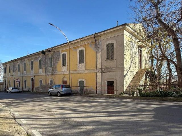 Palazzo in vendita a Ortona, Abruzzo