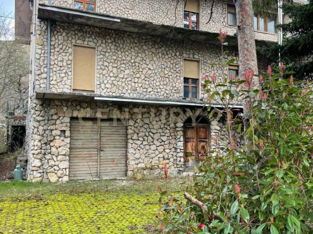Palazzo in vendita a Ortona Dei Marsi, Abruzzo