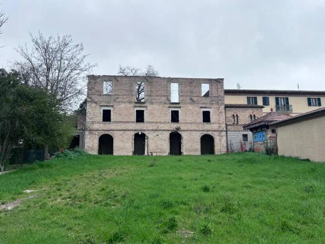 Palazzo in vendita a San Biagio, Marche