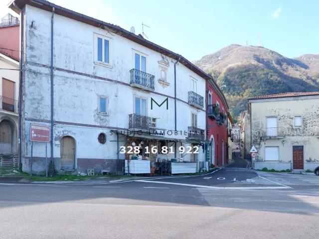 Palazzo in vendita a Ospedaletto D'alpinolo, Campania