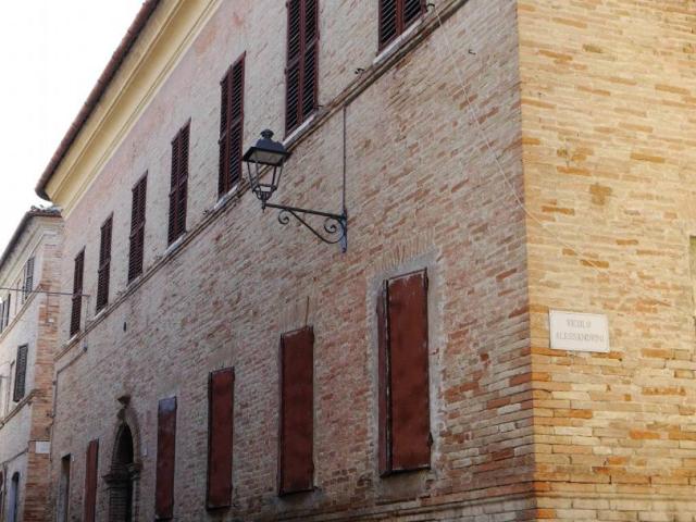 Palazzo in vendita a Marche, Ancona