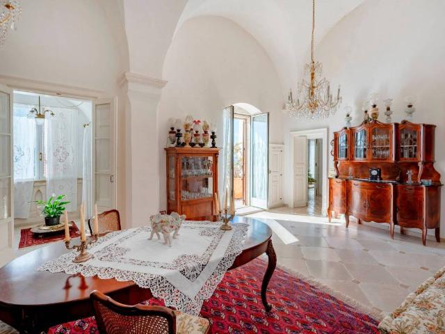 Palazzo in vendita a Puglia, Brindisi