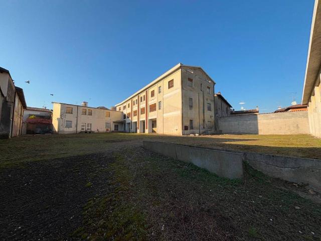 Palazzo in vendita a Paderno Franciacorta, Lombardia