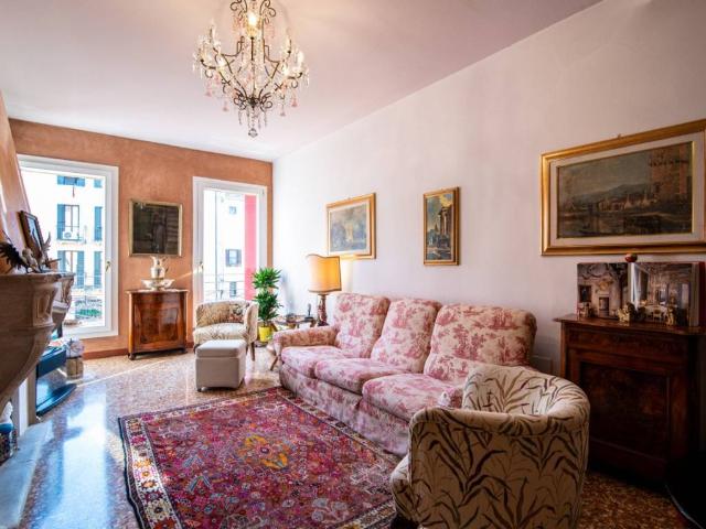 Palazzo in vendita a San Giuseppe, Padova