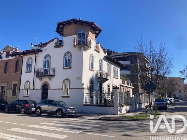 Palazzo in vendita a Sacra Famiglia, Padova