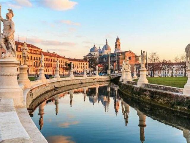 Palazzo in vendita a Madonna Pellegrina, Padova