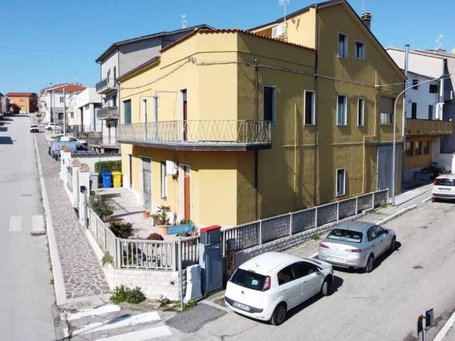 Palazzo in vendita a Palata, Molise
