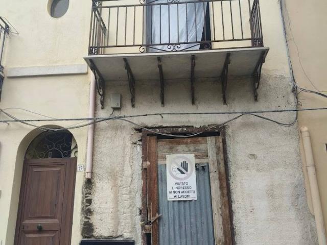 Palazzo in vendita a VIII Circoscrizione, Palermo