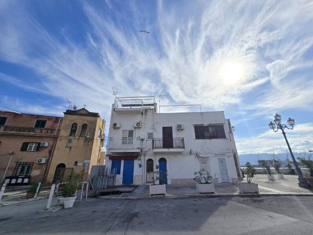 Palazzo in vendita a VII Circoscrizione, Palermo