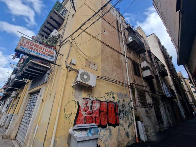 Palazzo in vendita a VIII Circoscrizione, Palermo