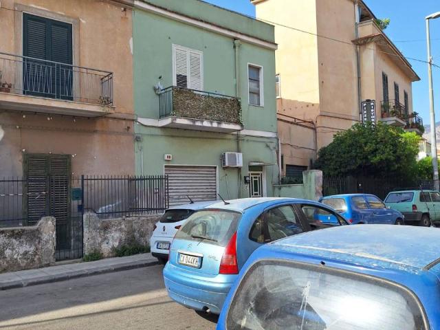 Palazzo in vendita a VII Circoscrizione, Palermo
