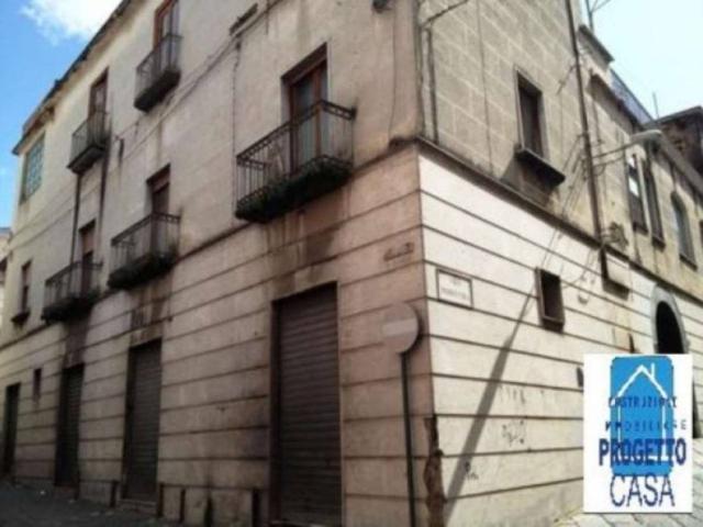 Palazzo in vendita a Palma Campania, Campania