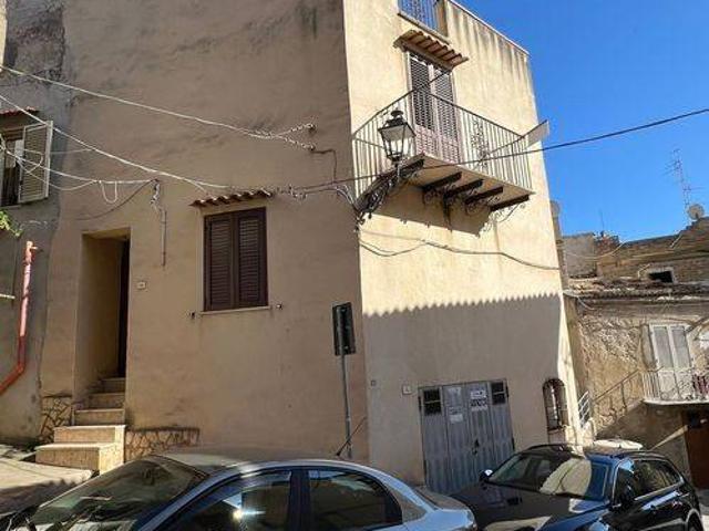 Palazzo in vendita a Palma Di Montechiaro, Agrigento