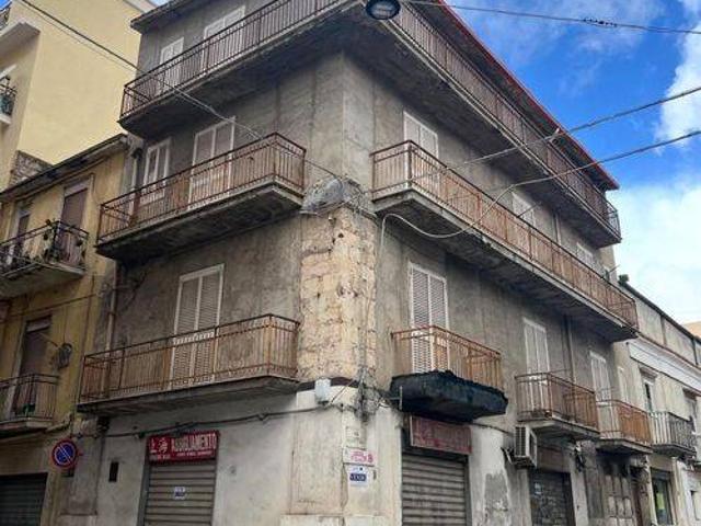 Palazzo in vendita a Palma Di Montechiaro, Agrigento