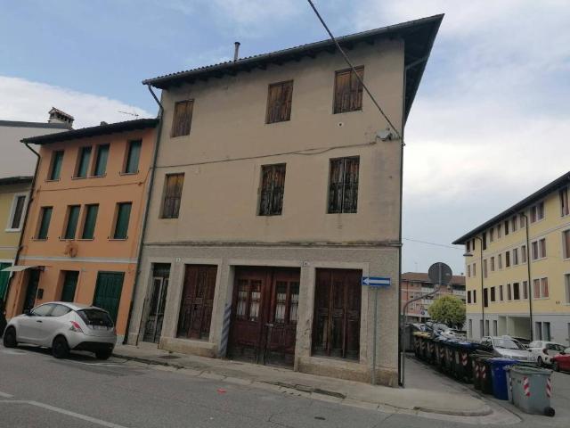 Palazzo in vendita a Palmanova, Friuli-Venezia Giulia