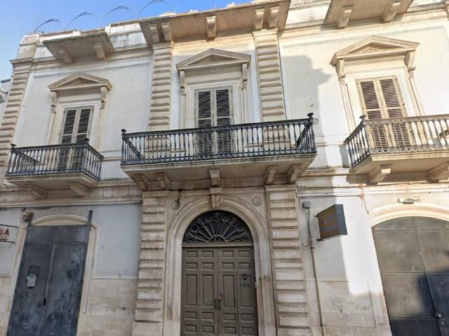 Palazzo in vendita a Puglia, Bari