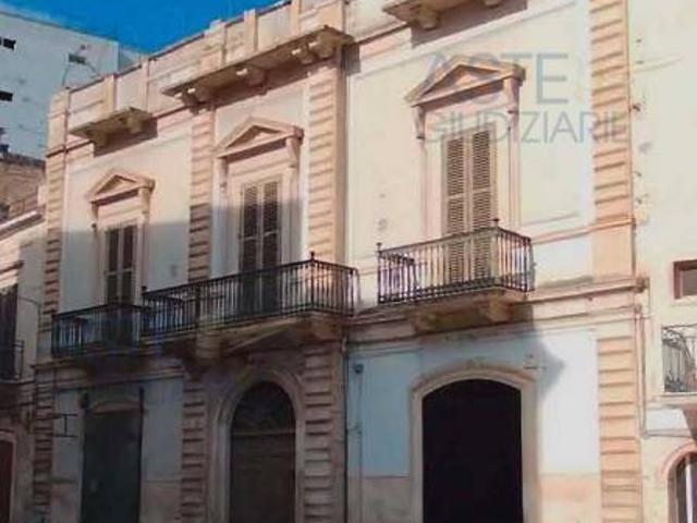 Palazzo in vendita a Puglia, Bari