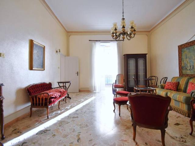 Palazzo in vendita a Puglia, Bari