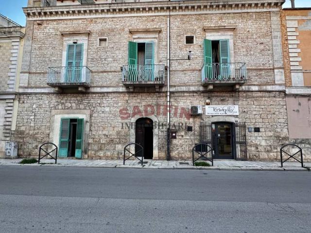 Palazzo in vendita a Puglia, Bari
