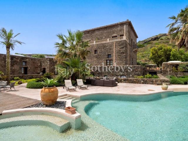 Palazzo in vendita a Pantelleria Aeroporto, Sicilia