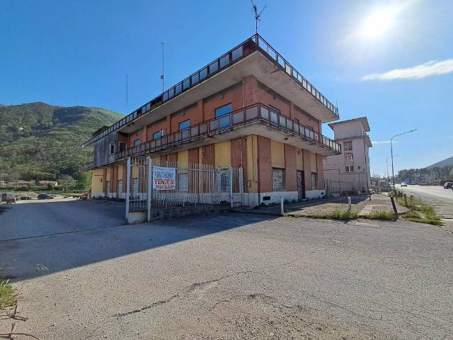 Palazzo in vendita a Rotondi, Campania