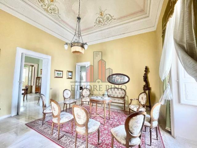 Palazzo in vendita a Puglia, Lecce