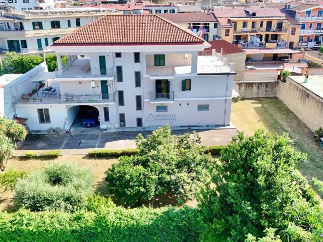 Palazzo in vendita a Parete, Campania