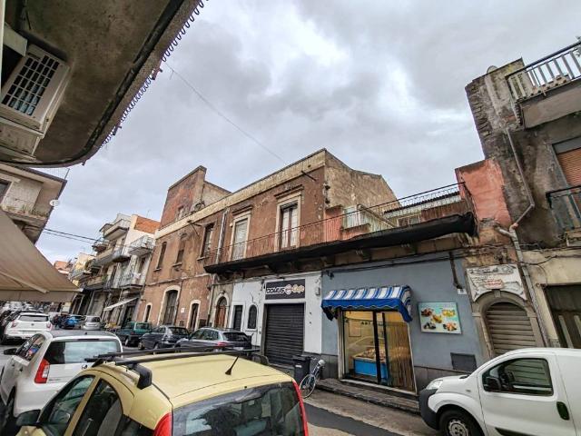 Palazzo in vendita a Paternò, Sicilia