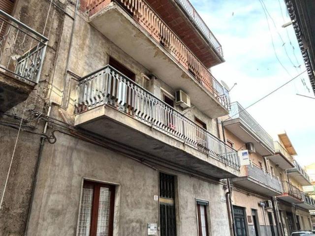 Palazzo in vendita a Paternò, Sicilia