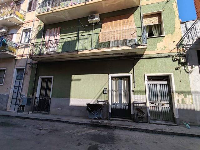 Palazzo in vendita a Paternò, Sicilia