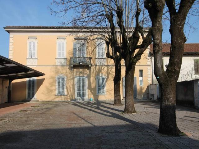 Palazzo in vendita a Paullo, Lombardia